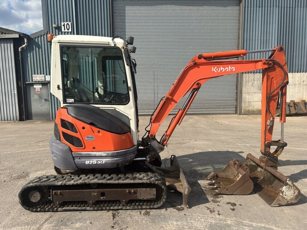 Kubota U25-3 (2008) – Mini Pelle 2,6T – 3 600 h – BRH + 3 Godets – Révisée — SARL BERLIOZ